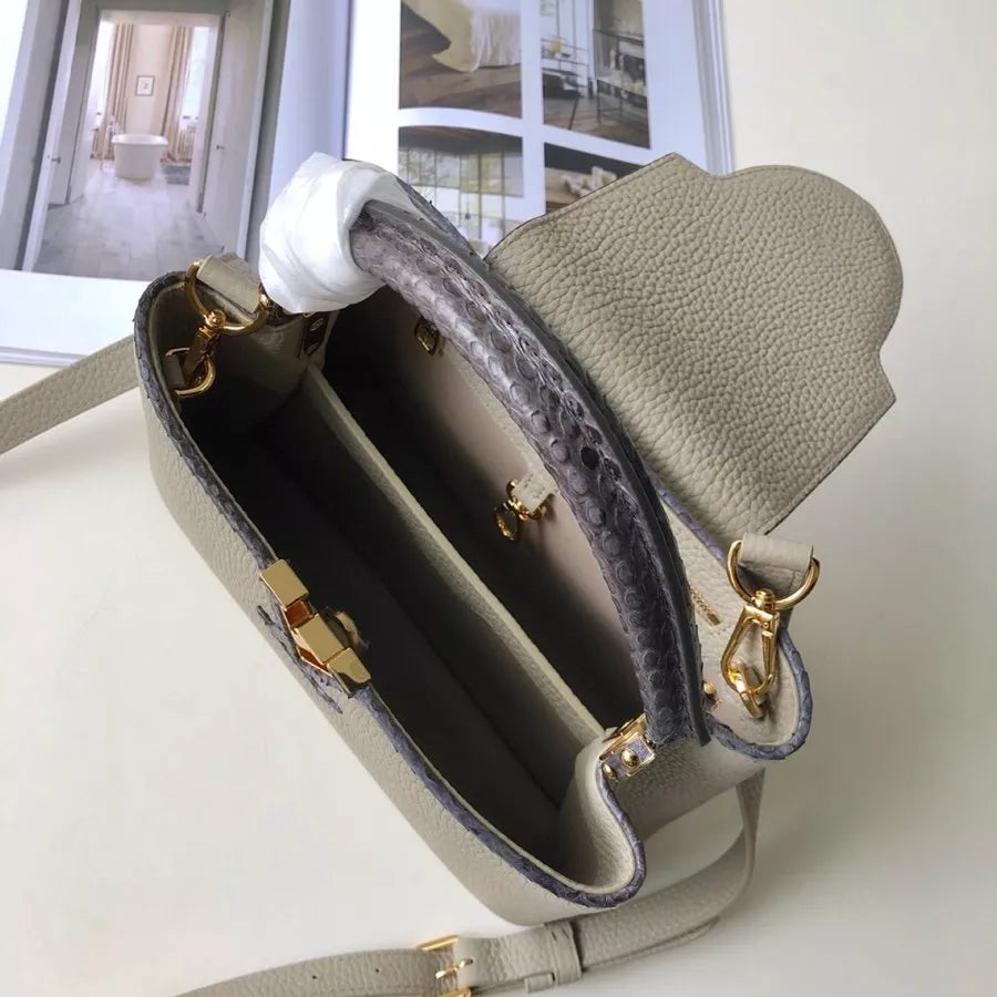 LOUIS VUITTON 27.0 X 18.0 X 9.0 CM 31.5 X 20.0 X 11.0 CM CAPUCINES BB BAG