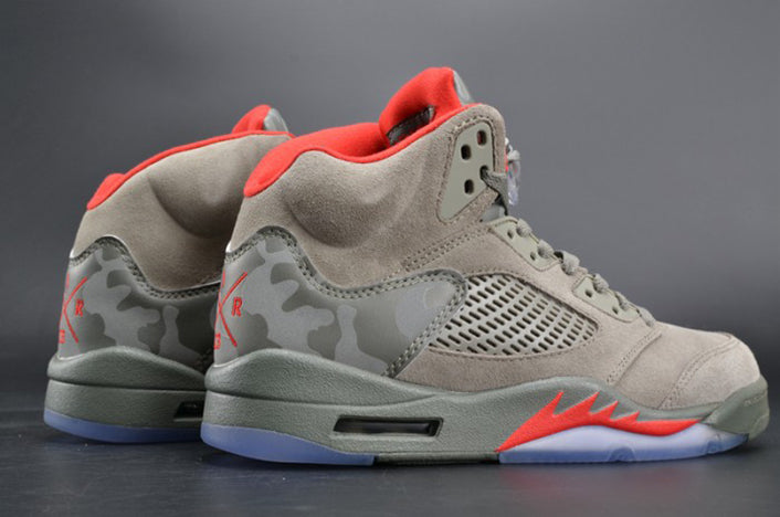 AIR JORDAN 5 "BAPE TROPHY ROOM"