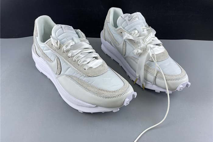 NIKE LDV WAFFLE SACAI 'WHITE NYLON'