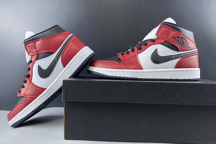 AIR JORDAN 1 MID "CHICAGO"