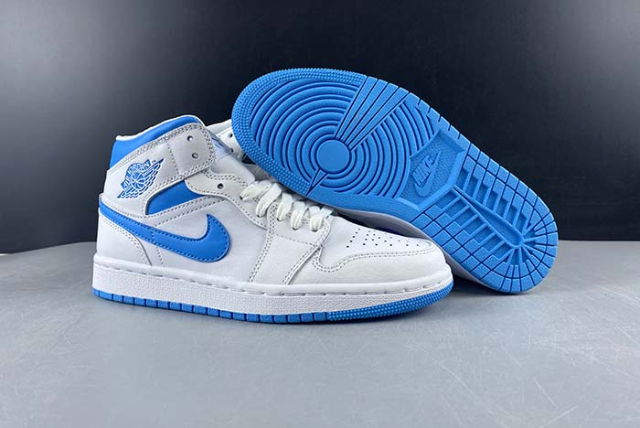 AIR JORDAN 1 MID "UNC" (WMNS)