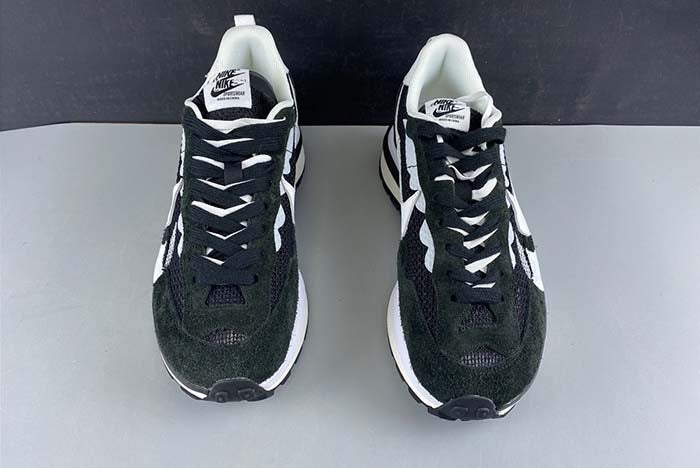 NIKE SACAI PEGASUA VAPORFLY "BLACK WHITE"