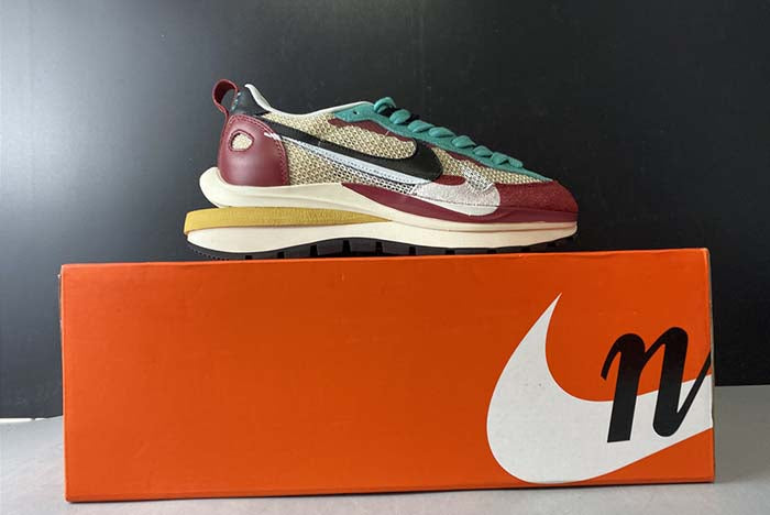 NIKE SACAI PEGASUS VAPORFLY "VILAIN RED"