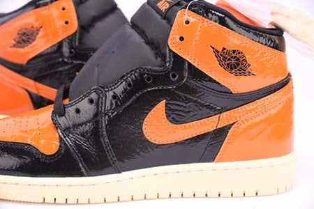 AIR JORDAN 1 OG "SHATTERED BACKBOARD"