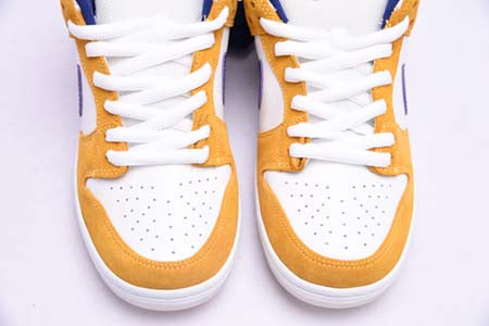 NIKE SB DUNK LOW LASER ORANGE