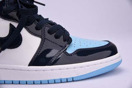 AIR JORDAN 1 "UNC BLUE CHILL"