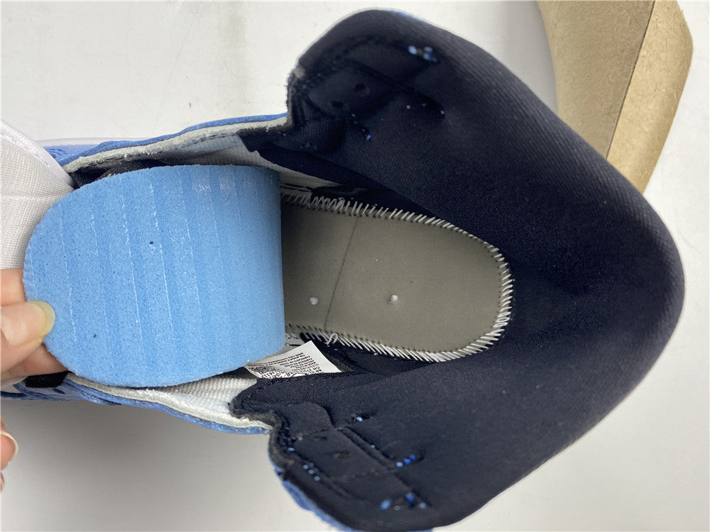 AIR JORDAN 1 HIGH OG "UNIVERSITY BLUE"