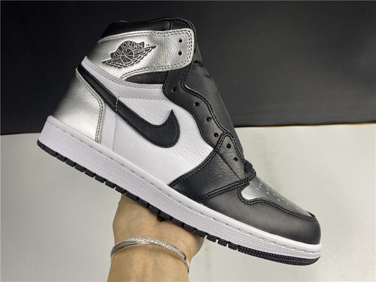 AIR JORDAN 1 HIGH OG “SILVER TOE” (WMNS)