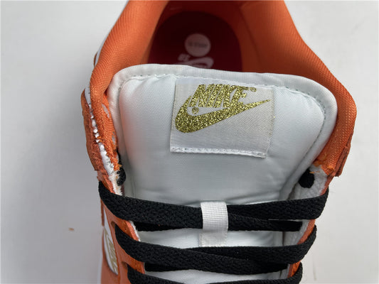 NIKE SB DUNK LOW "ORANGE WHITE METALLIC GOLD"