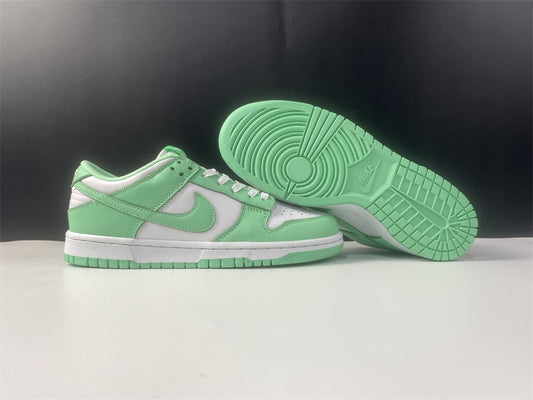 NIKE DUNK LOW "GREEN GLOW"