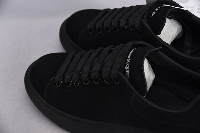 ALEXANDER MCQUEEN OVERSIZED TRIPLE BLACK