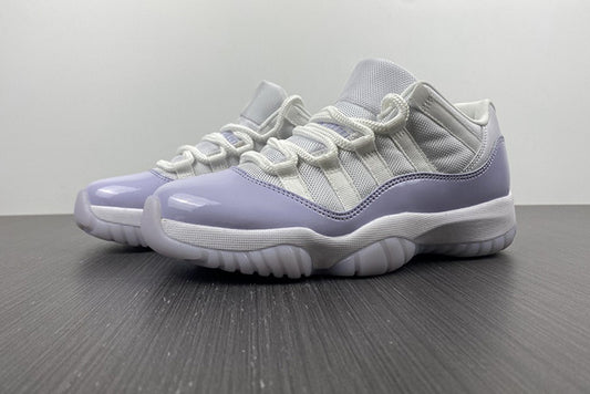 AIR JORDAN 11 LOW "PURE VIOLET" (WMNS)