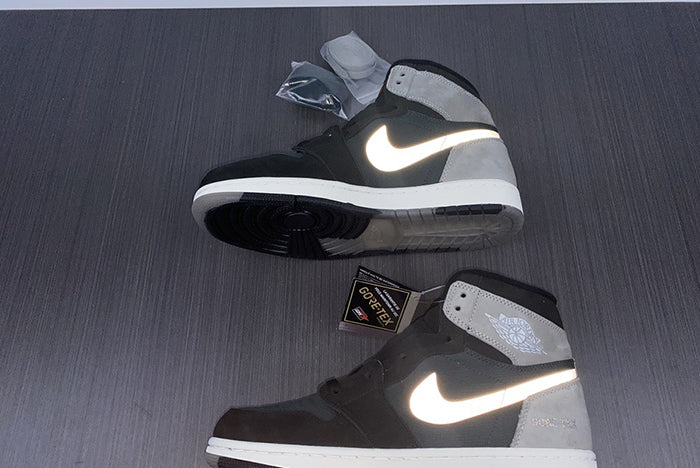 AIR JORDAN 1 RETRO "HIGH ELEMENT GORE-TEX BLACK PARTICLE GREY"