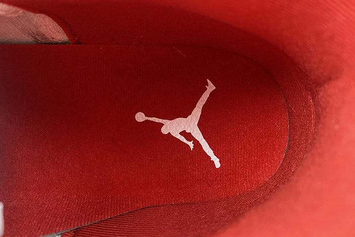 AIR JORDAN 11 "CHERRY"