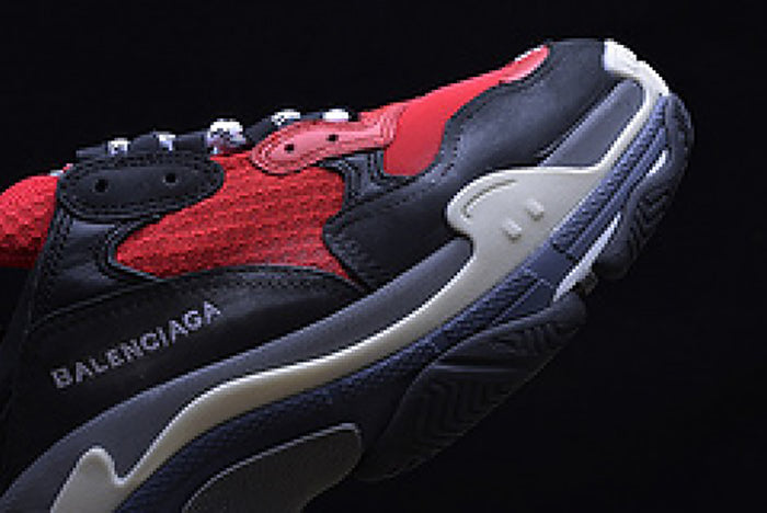 BALENCIAGA TRIPLE S SNEAKERS RED BLACK