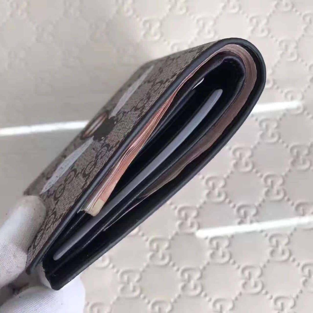 GUCCI BEE PRINT GG SUPREME WALLET