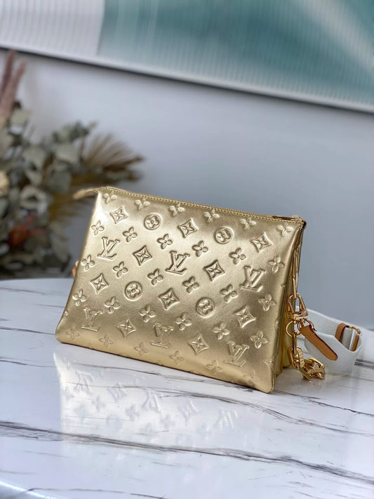 LOUIS VUITTON 26 X 20 X 12 CM COUSSIN PM