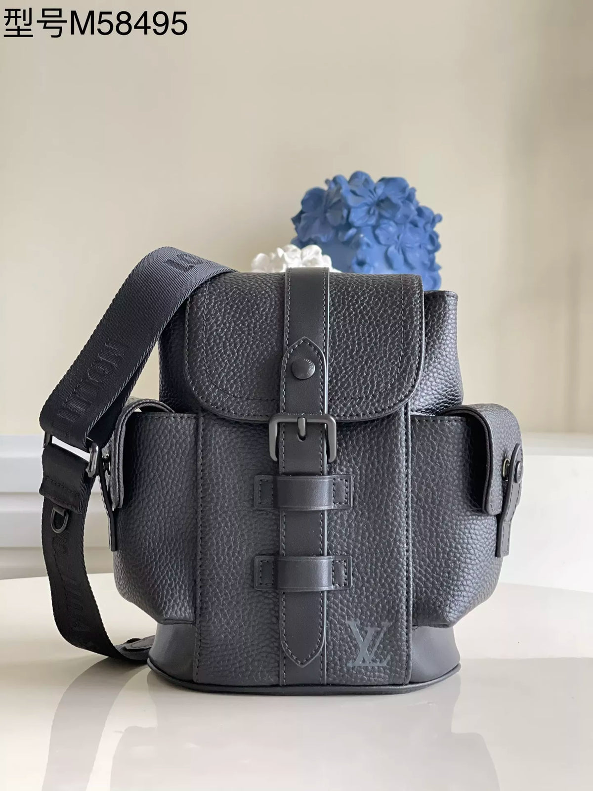 LOUIS VUITTON 14 X 19.5 X 5CM CHRISTOPHER XS TAURILLON LEATHER