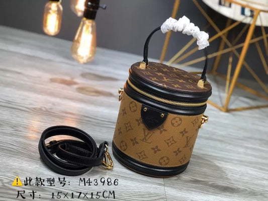 LOUIS VUITTON 15×17×15CM VANITY CANNES