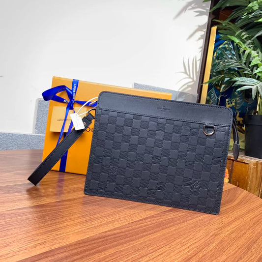 LOUIS VUITTON 27×20×3CM BLACK POCHETTE VOYAGE STANDING DAMIER INFINI 3D
