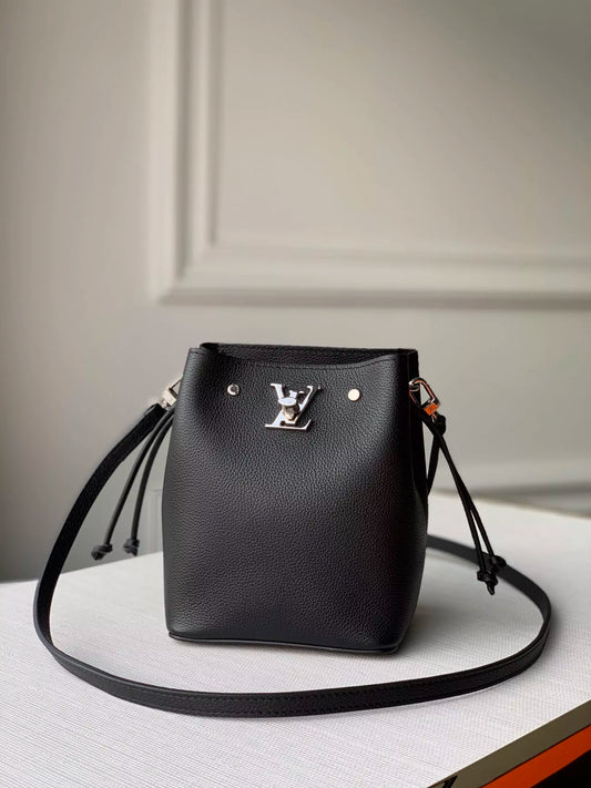 LOUIS VUITTON 13.5 X 16.0 X 10.0CM NANO LOCKME BUCKET BAG