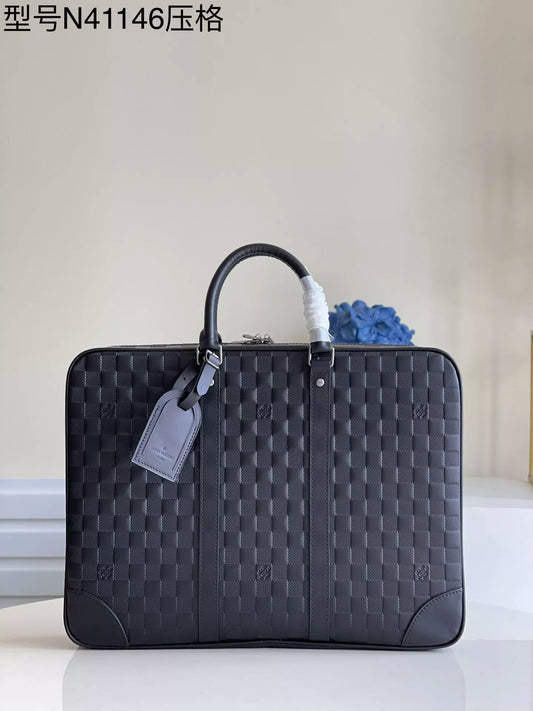 LOUIS VUITTON PORTE DOCUMENTS VOYAGE BAG