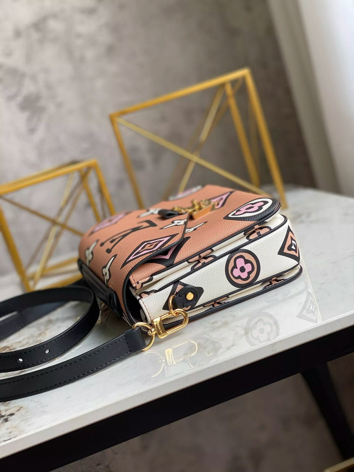LOUIS VUITTON MONOGRAM MESSENGER MÉTIS BAG 25 X 19 X 9 CM