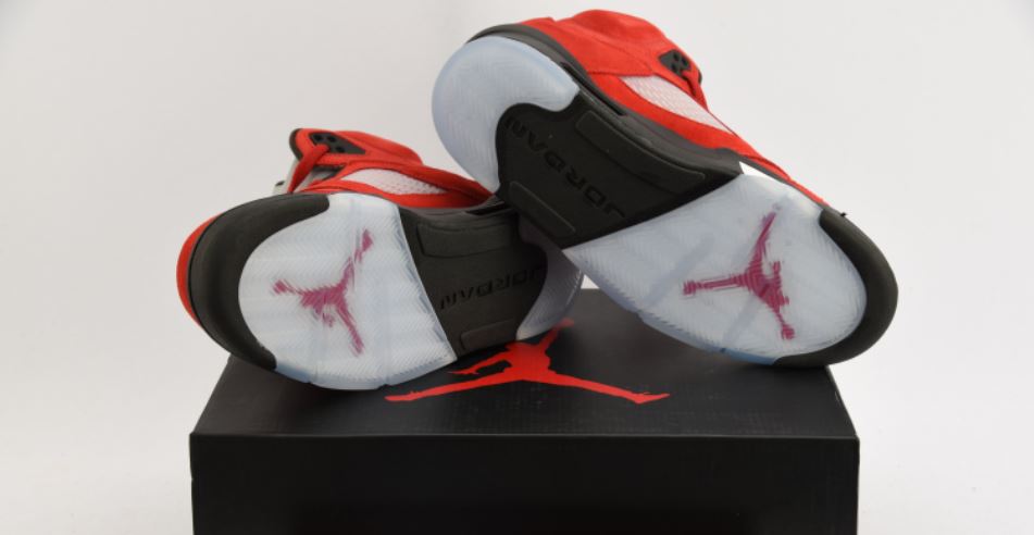 AIR JORDAN 5 “RAGING BULL”