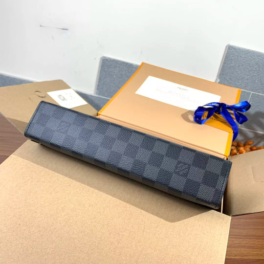 LOUIS VUITTON 26X20X5CM MONOGRAM ECLIPSE