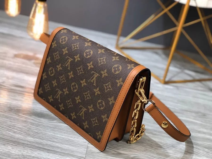 LOUIS VUITTON 25X17X10.5CM WOC WALLET ON CHAIN DAUPHINE