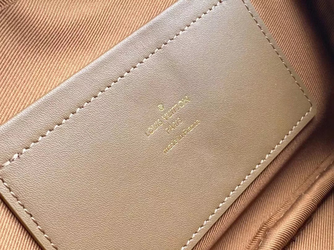 LOUIS VUITTON 18 X 11 X 10 CM UTILITY CROSSBODY