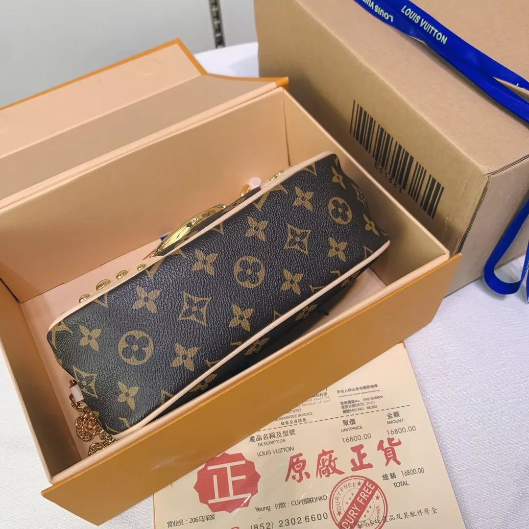 LOUIS VUITTON 15*8*25 CM BAG