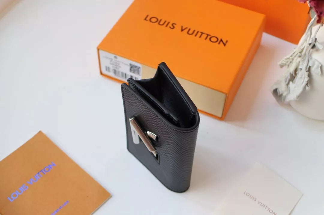 LOUIS VUITTON 10.5 x 7.0 x 3.0 CM MULTICARTES BAG
