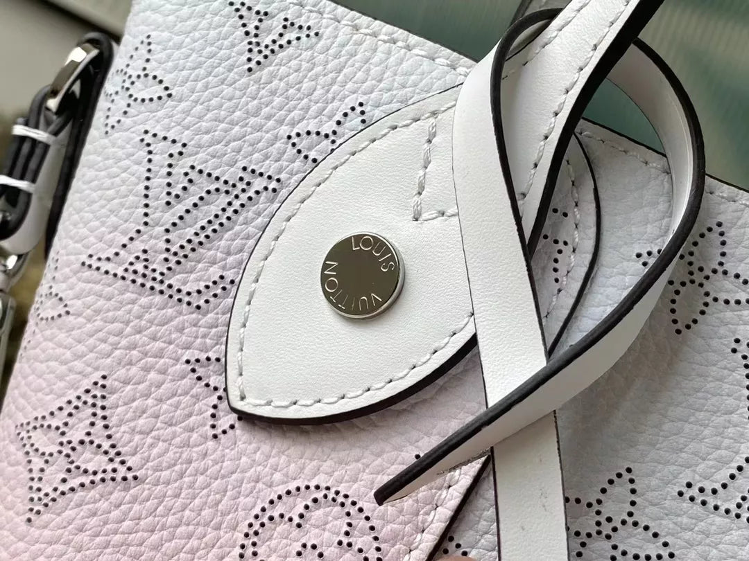 LOUIS VUITTON 23 X 21 X 13 CM HINA PM 2 COLORS AVAILABLE