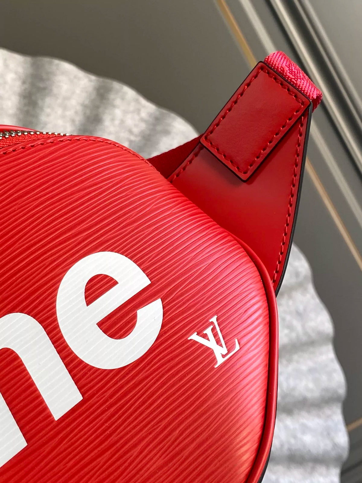 LOUIS VUITTON 24*11CM SUPREME CO BRANDED CHEST BAG, COWHIDE