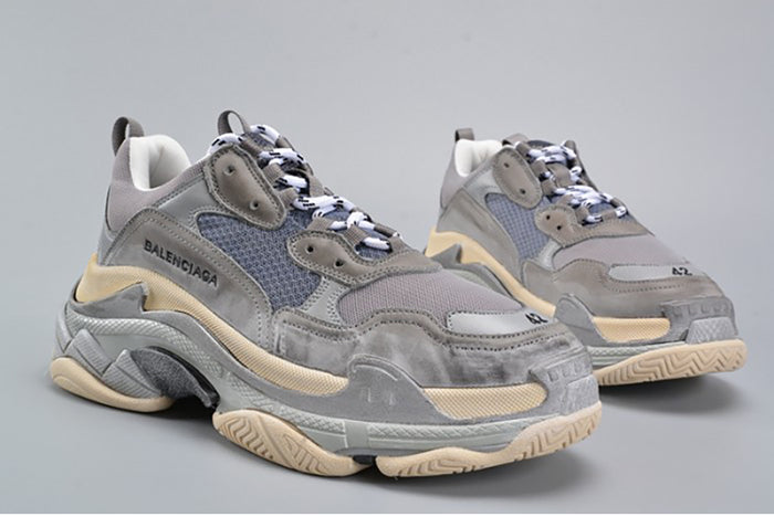 BALENCIAGA 17FW TRIPLE S WASHED SHOW SNEA GREY MENS