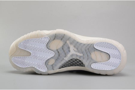 AIR JORDAN 11 RETRO "WHITE METALLIC SILVER"