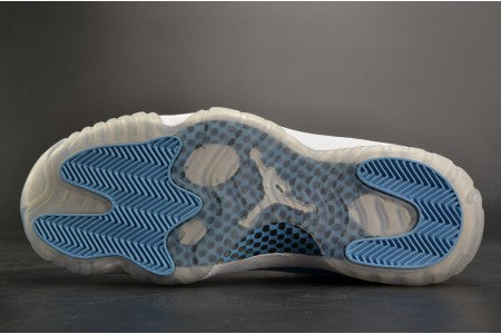 AIR JORDAN 11 RETRO LOW "UNC"