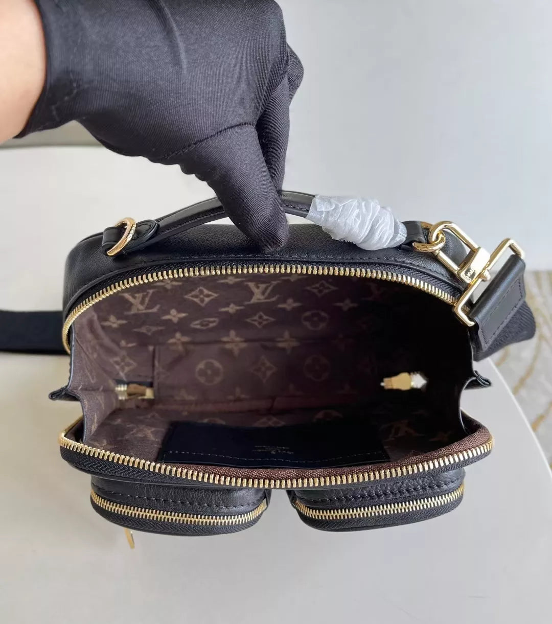 LOUIS VUITTON 18*11*10CM UTILITY CROSSBODY HANDBAG CAMERA BAG