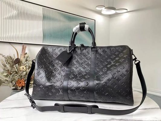 LOUIS VUITTON 50 X 29 X 23 CM HAND BAGS