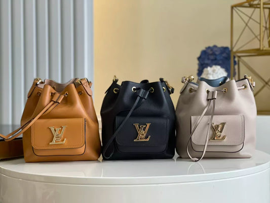 LOUIS VUITTON 23.0 X 23.0 X 16.0CM LOCKME BUCKET BAG