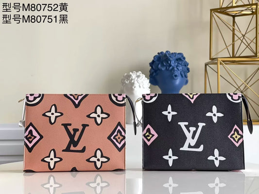 LOUIS VUITTON TOILETRY POUCH 26 MONOGRAM WILD AT HEART 25 X 20 X 5.5CM
