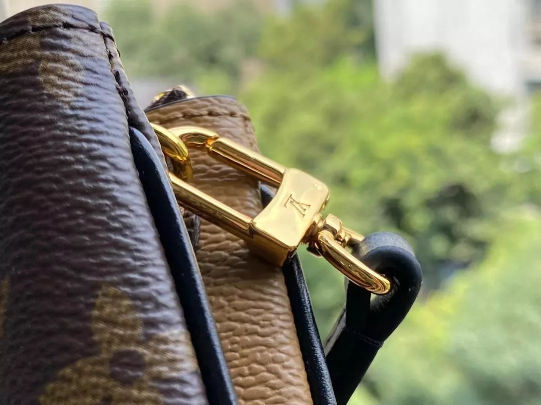 LOUIS VUITTON 20X12.5X3CM DOUBLE ZIP POCHETTE