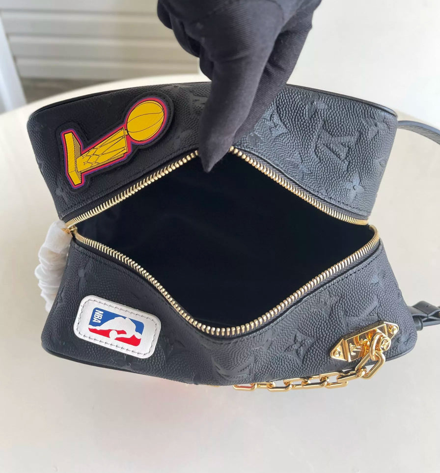 LOUIS VUITTON 15 X 24 X 15CM CLOAKROOM DOPP KIT LVXNBA SEASON 2