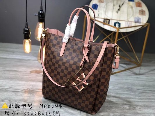 LOUIS VUITTON 32×28×15CM NEONOE BAG