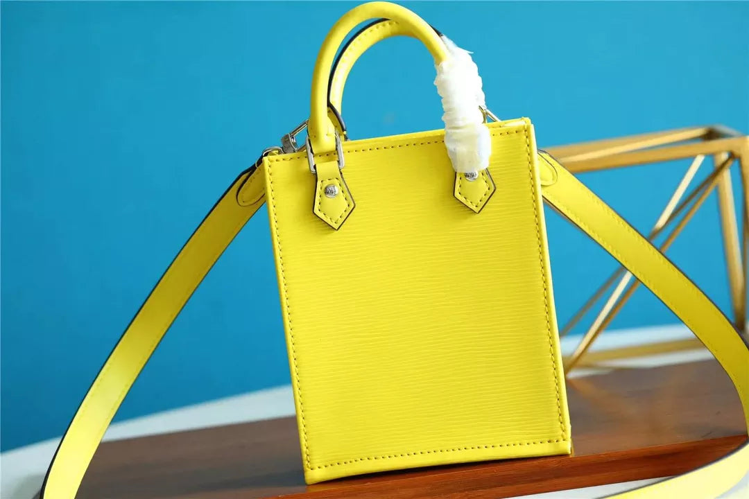 LOUIS VUITTON 14X17X5CM BY THE POOL PETIT SAC PLAT