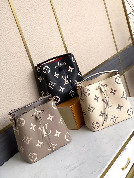 LOUIS VUITTON 26.0 X 26.0 X 17.5CM BB MONOGRAM GIANT
