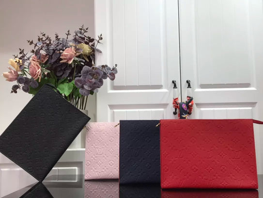 LOUIS VUITTON 26X20X5CM MONOGRAM ECLIPSE