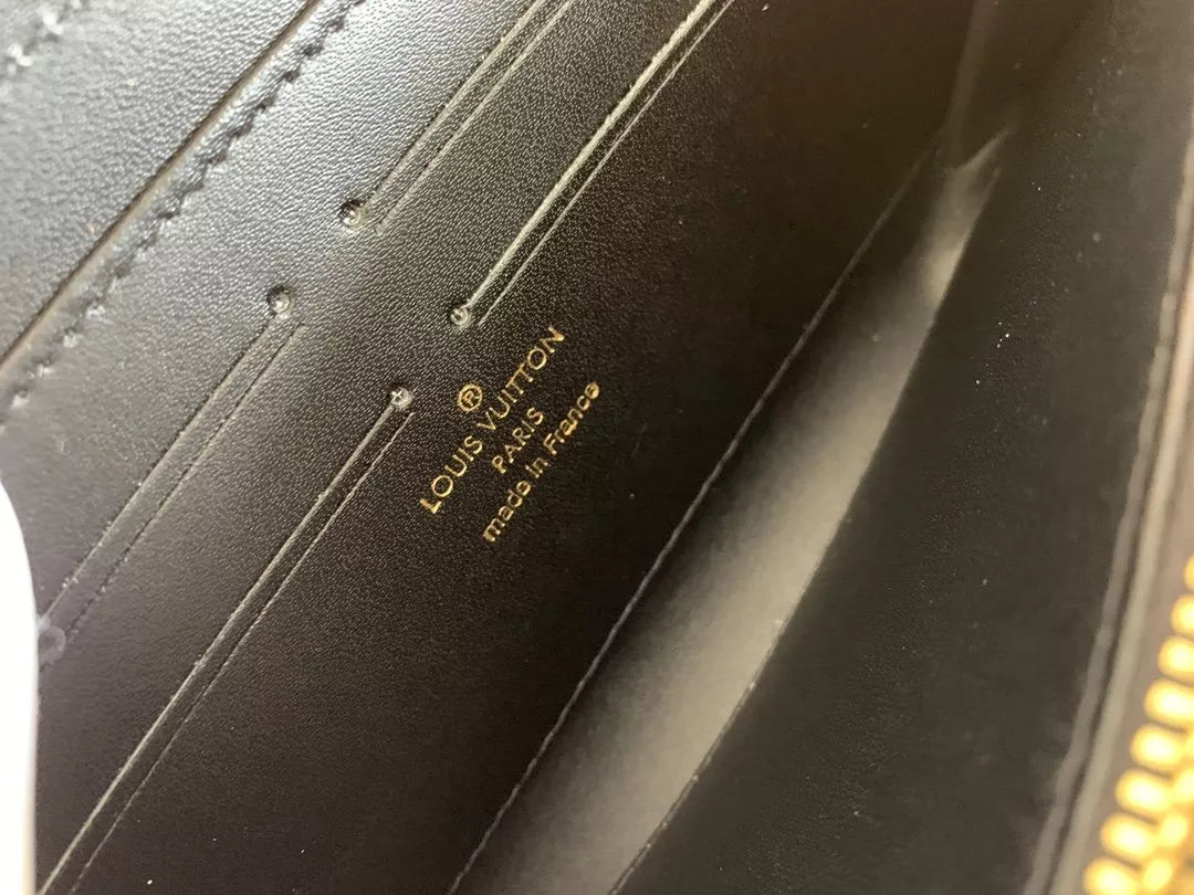 LOUIS VUITTON 19X10CM ZIPPY BAG