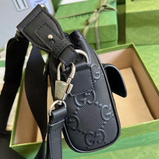 LOUIS VUITTON 20×16×7CM EMBOSSED WHOLE SKIN